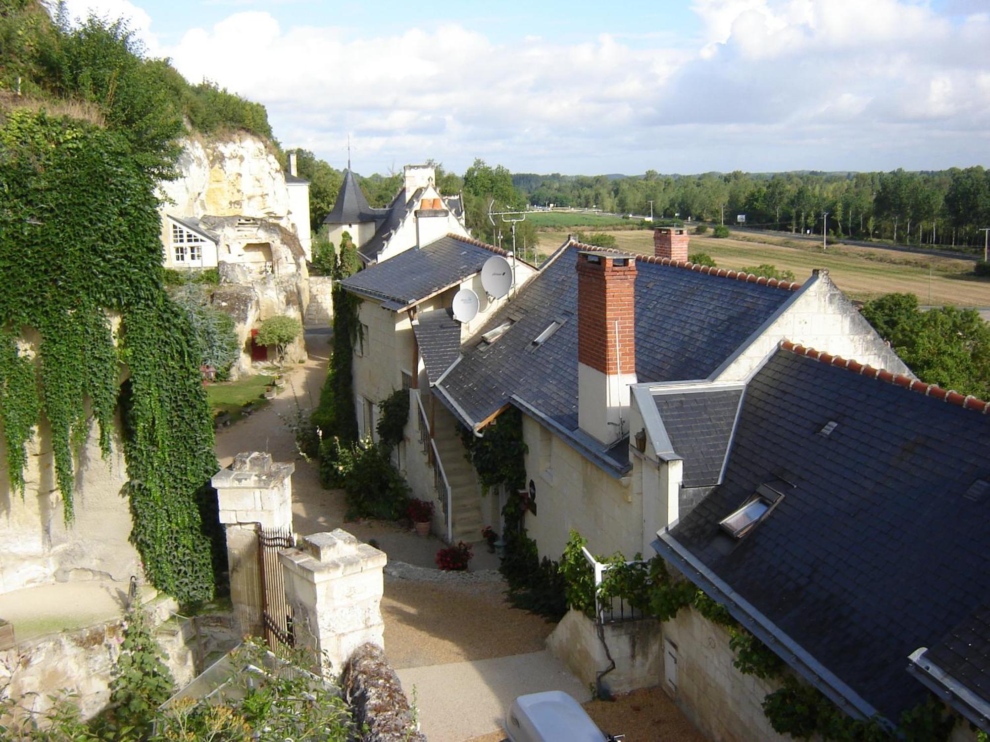Hotel Logis Demeure De La Vignole Turquant Exteriér fotografie