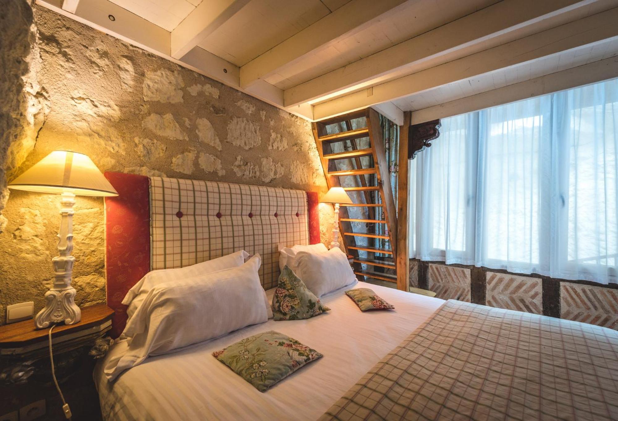 Hotel Logis Demeure De La Vignole Turquant Exteriér fotografie