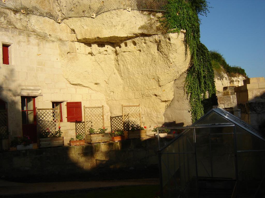 Hotel Logis Demeure De La Vignole Turquant Exteriér fotografie